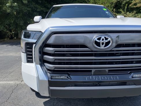 Used 2025 Toyota Tundra Limited AWD/4WD image 44
