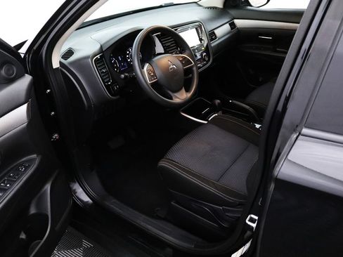 Used 2018 Mitsubishi Outlander ES FWD image 19