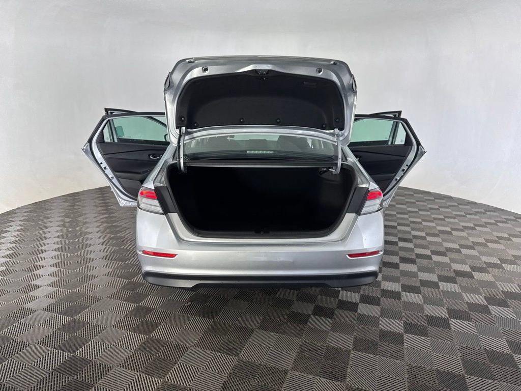 Certified 2025 Honda Accord LX image 16
