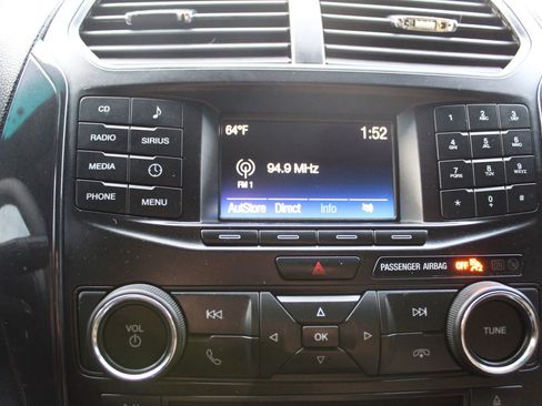 Used 2016 Ford Explorer 4WD w/ Class II Trailer Tow Package image 20