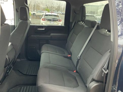 Used 2021 Chevrolet Silverado 2500 Custom w/ Custom Value Package image 16