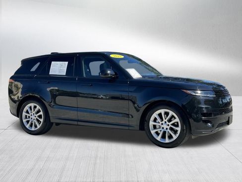 Used 2025 Land Rover Range Rover Sport SE image 3