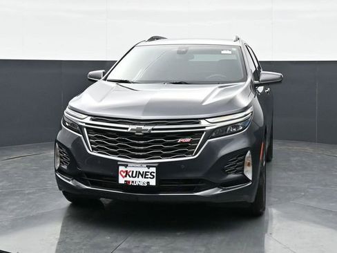 Used 2022 Chevrolet Equinox RS image 2