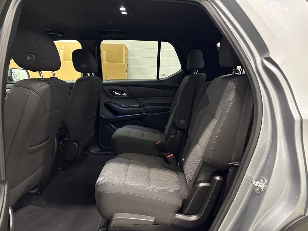 Used 2023 Chevrolet Traverse LT AWD/4WD image 32