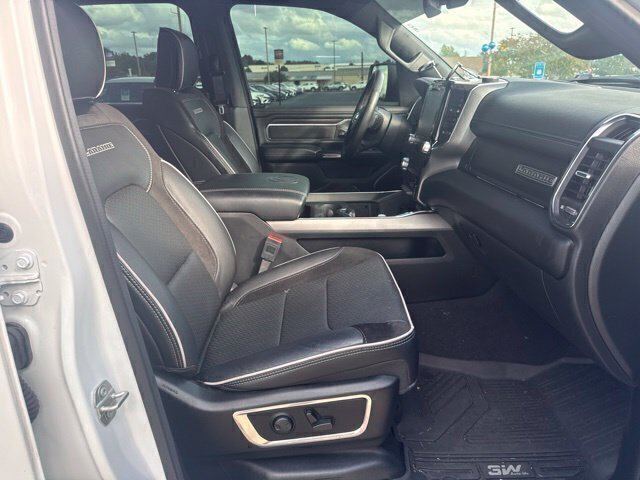 Used 2025 RAM 1500 Laramie w/ Sport Appearance Package AWD/4WD image 24