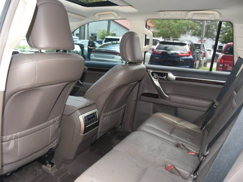 Used 2015 Lexus GX 460 w/ Premium Package AWD/4WD image 16
