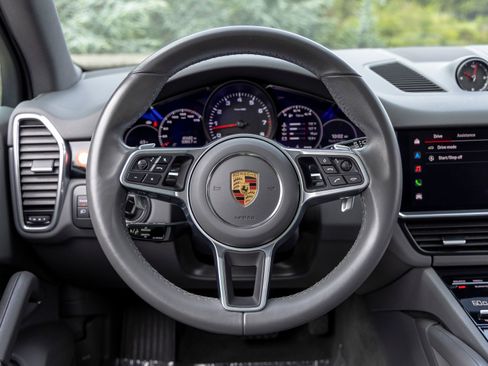 Certified 2022 Porsche Cayenne AWD/4WD image 27