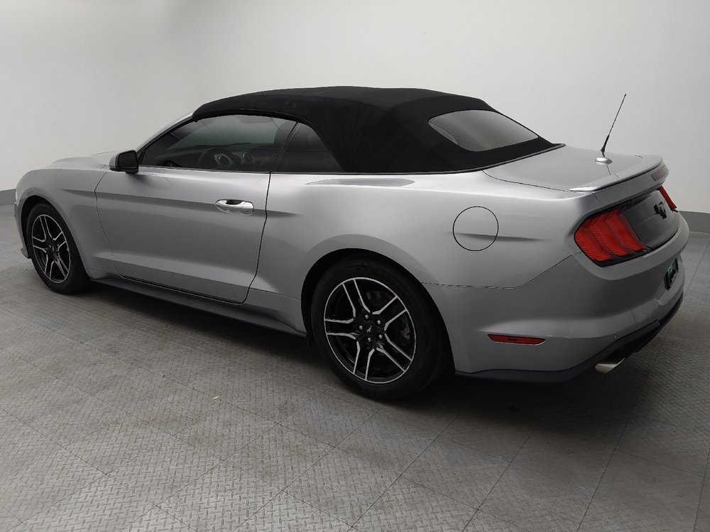 Used 2022 Ford Mustang Premium RWD image 3