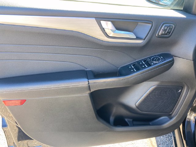 Used 2024 Ford Escape Platinum AWD/4WD image 17