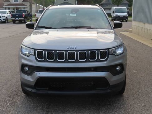 Used 2023 Jeep Compass Latitude AWD/4WD image 10