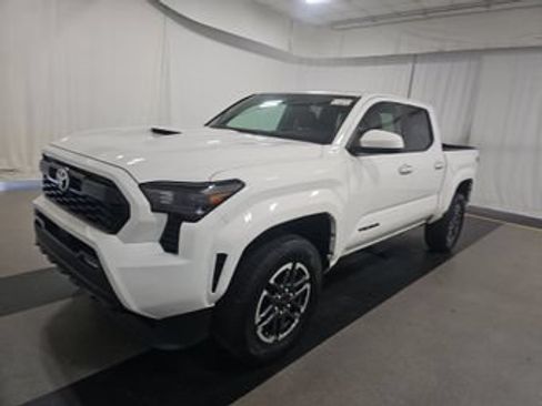 Used 2025 Toyota Tacoma TRD Sport AWD/4WD image 1