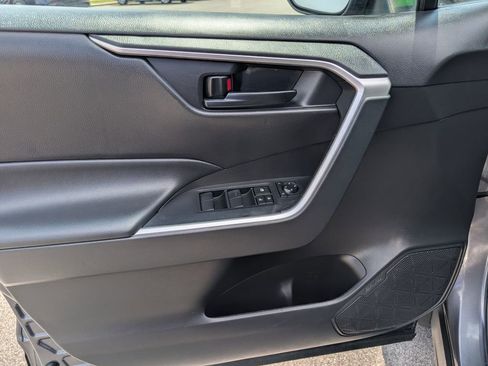 Used 2023 Toyota RAV4 LE FWD image 15