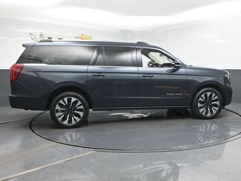Used 2025 Ford Expedition Max Platinum w/ Driver's Package AWD/4WD image 38