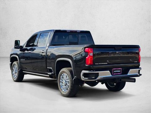 Used 2024 Chevrolet Silverado 2500 LTZ w/ LTZ Convenience Package image 7