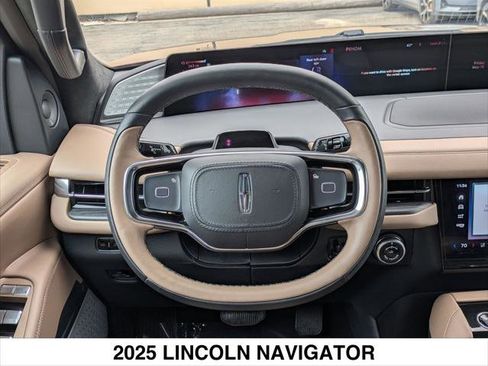 Used 2025 Lincoln Navigator Black Label AWD/4WD image 13