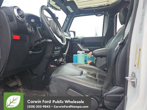 Used 2016 Jeep Wrangler Unlimited Rubicon AWD/4WD image 10