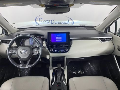Certified 2023 Toyota Corolla Cross L image 12