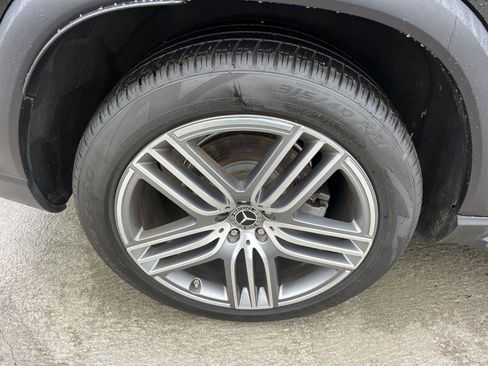 Used 2022 Mercedes-Benz GLS 450 4MATIC image 17