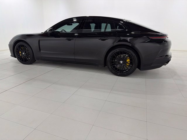 Used 2024 Porsche Panamera RWD image 2