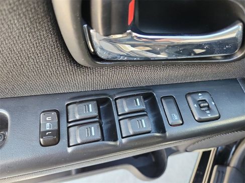 Used 2010 GMC Canyon SLE image 21