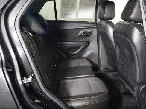 Used 2018 Chevrolet Trax LT w/ Sun & Sound Package image 28