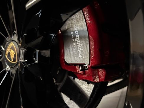 Used 2022 Lamborghini Urus image 10