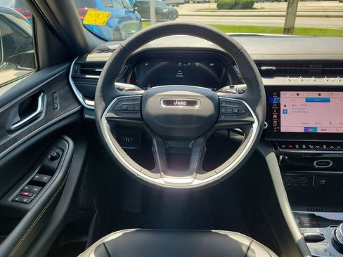 New 2026 Jeep Grand Cherokee L Limited AWD/4WD image 10