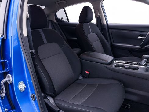 Used 2025 Nissan Sentra SV image 30