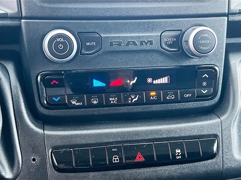 Used 2025 RAM ProMaster 2500 w/ Convenience Group FWD image 25