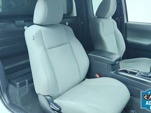 Used 2019 Toyota Tacoma SR image 39