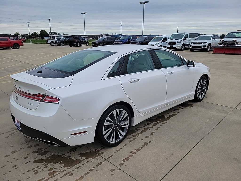 Used 2018 Lincoln MKZ Reserve w/ Climate Package FWD image 3