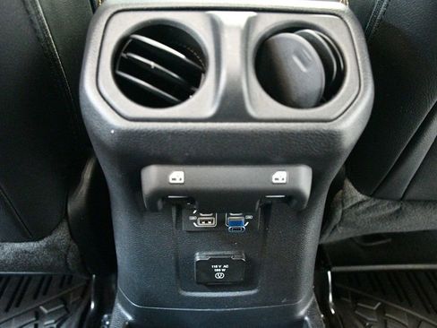 Used 2022 Jeep Wrangler Unlimited Sahara image 78