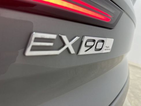 New 2025 Volvo EX90 Ultra image 36