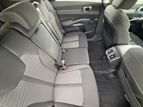 Certified 2025 Kia Sorento LX FWD image 13