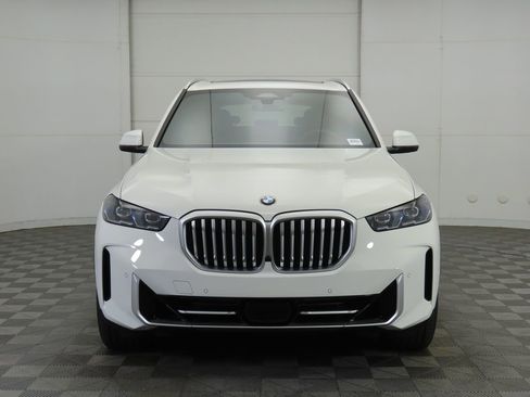 New 2026 BMW X5 xDrive40i w/ Premium Package image 2