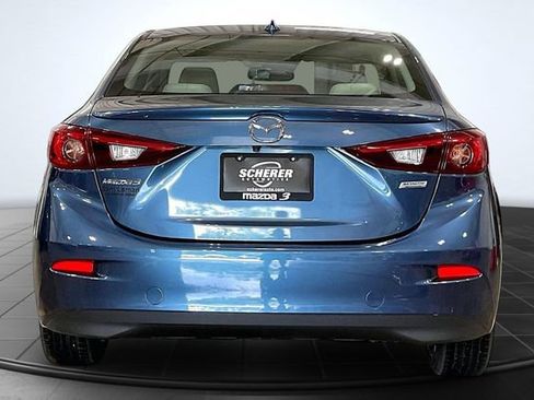 Used 2018 MAZDA MAZDA3 Grand Touring w/ Premium Equipment Package FWD image 4