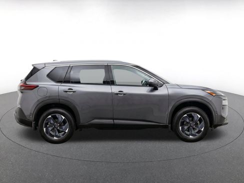 Used 2025 Nissan Rogue SV AWD/4WD image 9