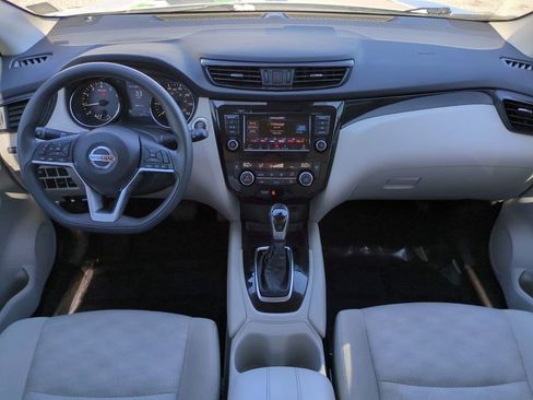 Used 2020 Nissan Rogue Sport SV image 15