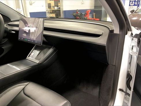 Used 2026 Tesla Model Y AWD image 13
