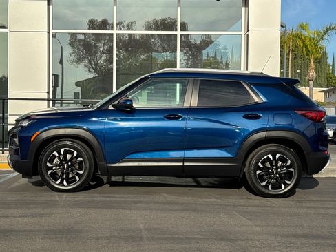 Used 2022 Chevrolet TrailBlazer LT w/ Sun and Liftgate Package image 8