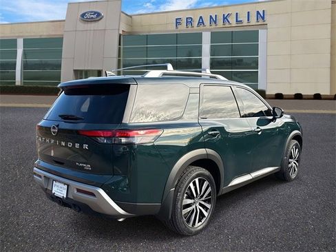 Used 2024 Nissan Pathfinder Platinum image 7