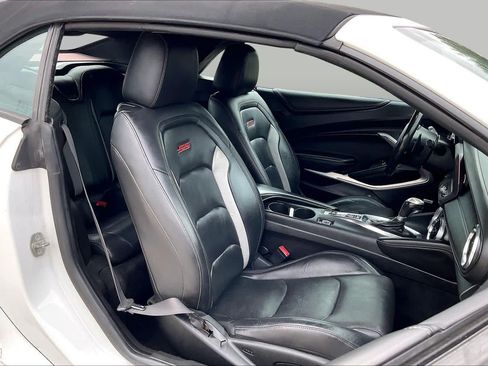 Used 2019 Chevrolet Camaro SS RWD image 8