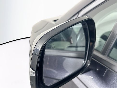 Used 2024 Kia Carnival LX image 16