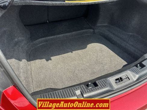 Used 2018 Ford Taurus SEL w/ Equipment Group 201A FWD image 28