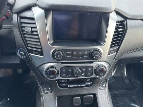 Used 2017 Chevrolet Suburban LT w/ Luxury Package image 10