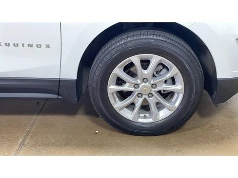 Used 2020 Chevrolet Equinox LT AWD/4WD image 2