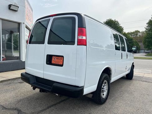 Used 2019 Chevrolet Express 2500 w/ Driver Convenience Package RWD image 4