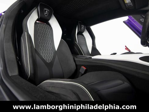 Used 2024 Lamborghini Revuelto AWD/4WD image 36