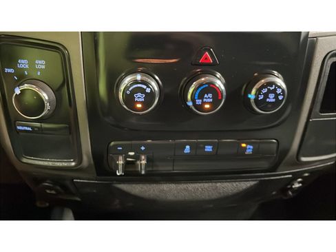 Used 2016 RAM 2500 Tradesman w/ Chrome Appearance Group AWD/4WD image 13