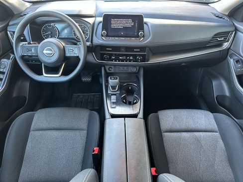 Used 2024 Nissan Rogue SV image 12